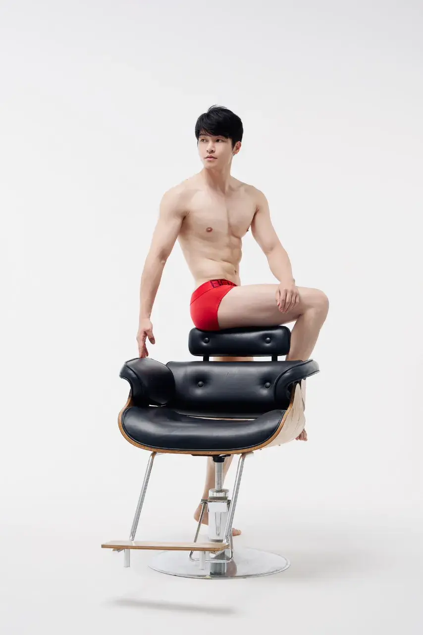หนุ่มกกน.แดง