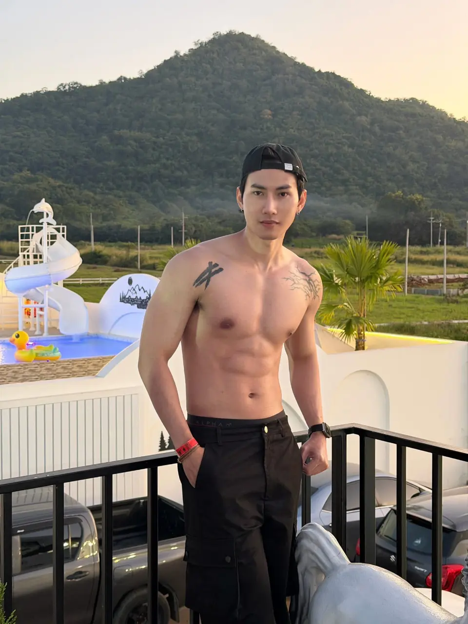 รูปหล่อเร้าอารมณ์ . 12