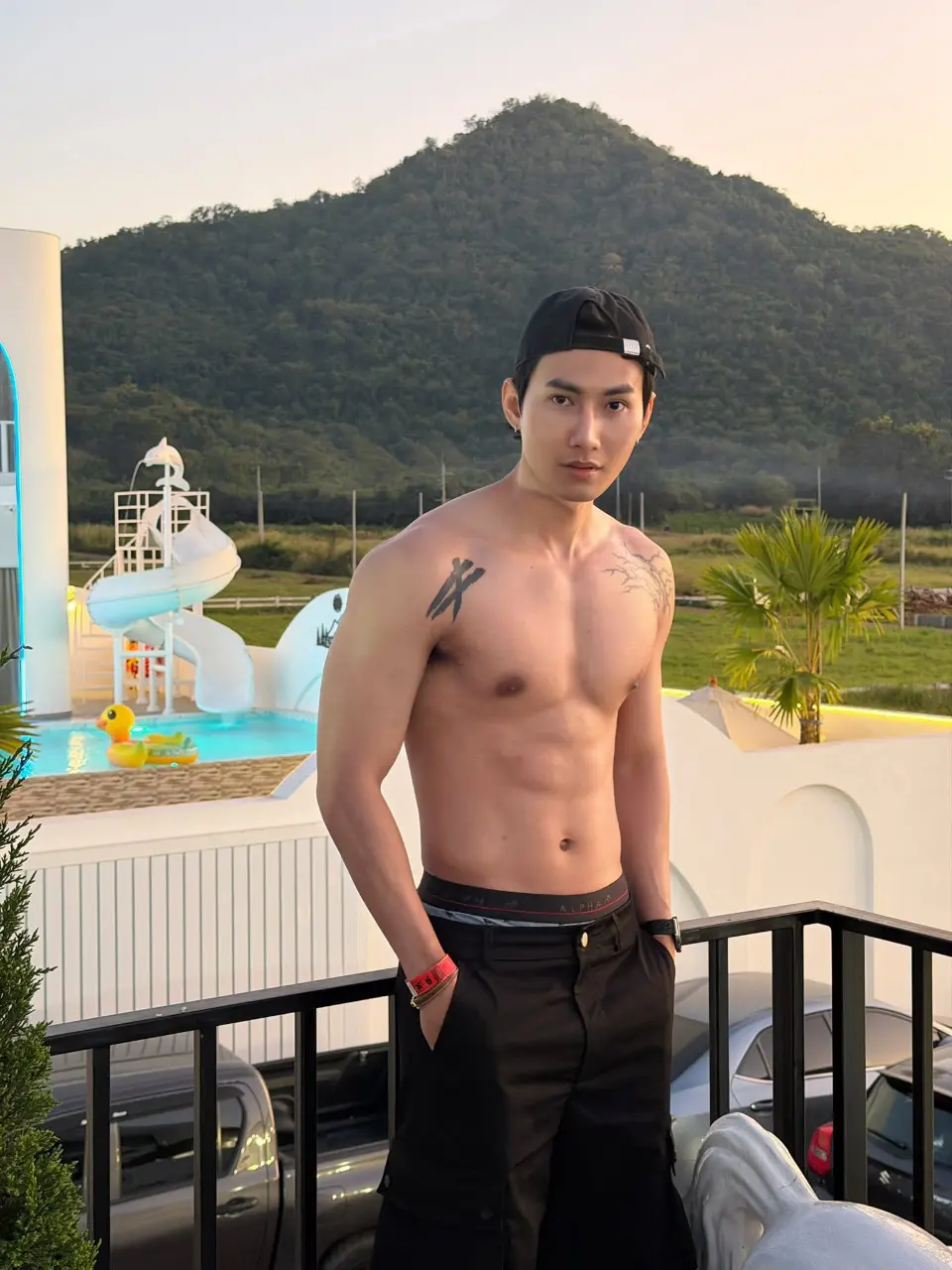 รูปหล่อเร้าอารมณ์ . 12