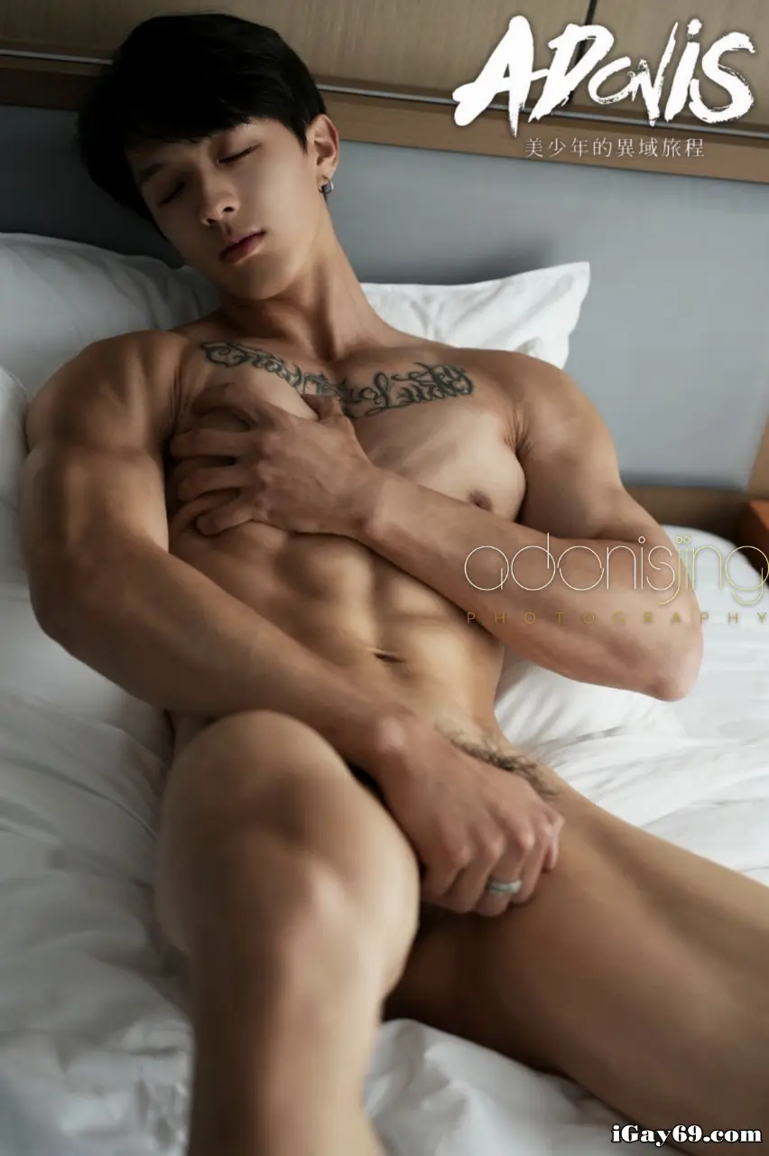 Photobook : ADONIS 02