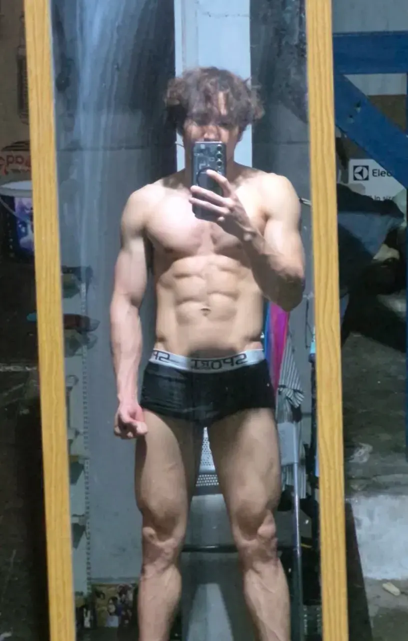 หนุ่มพม่า Saw Eh