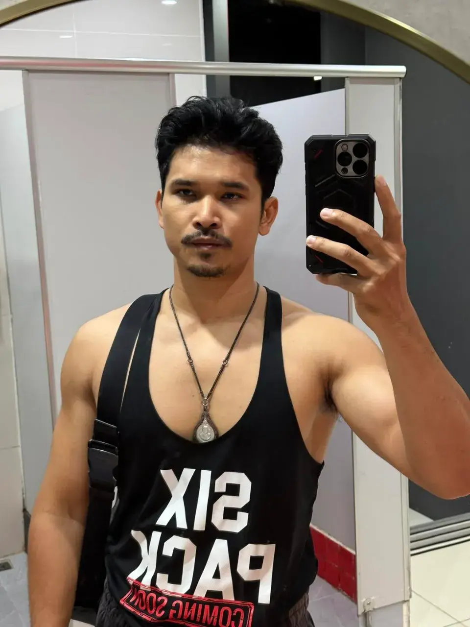 ความแน่นทำให้มันไหลออกมา