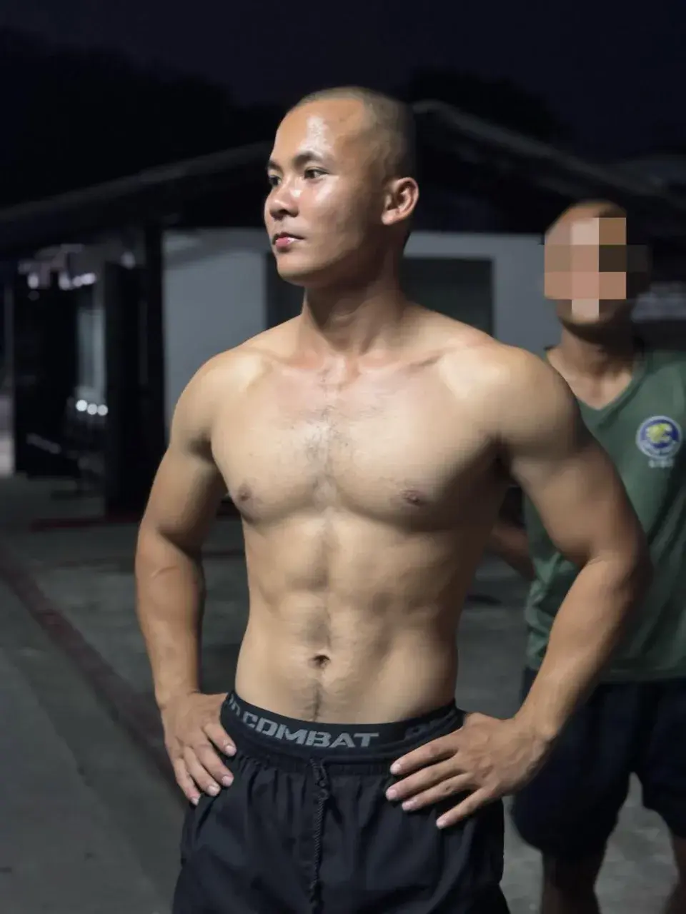 ความแน่นทำให้มันไหลออกมา