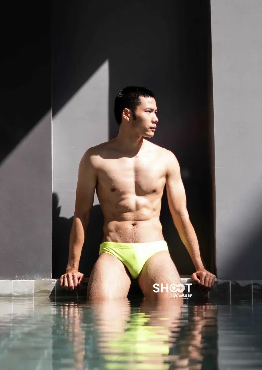 SHOOT ISSUE 33