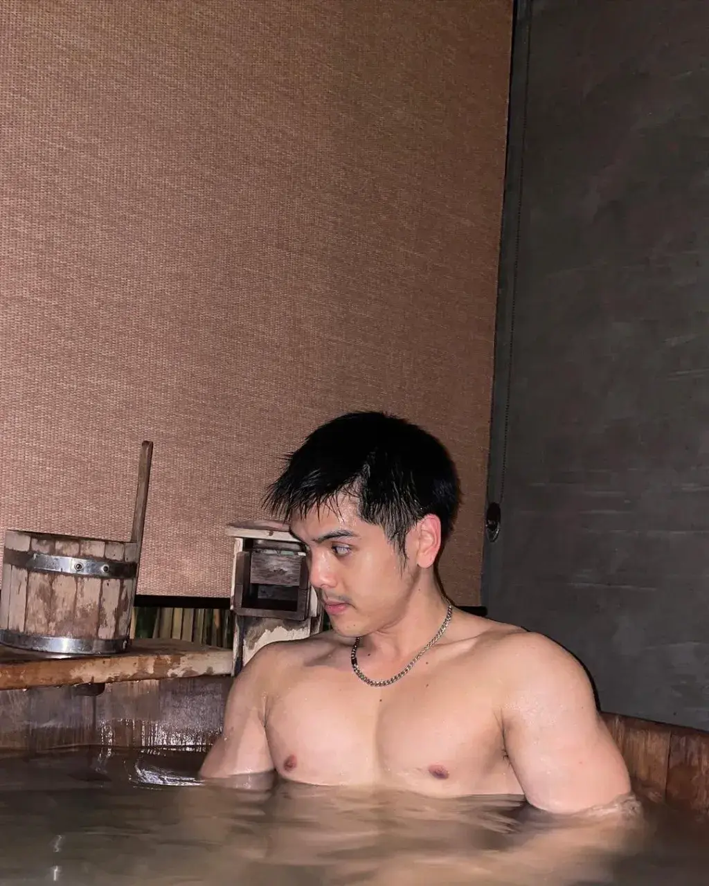 ภาพชวนน้ำแตก