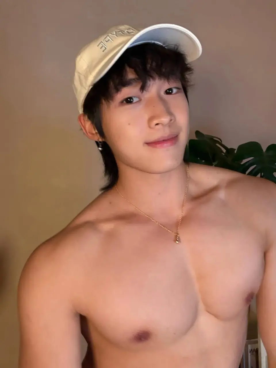 Cool and cute guy : 吕宁