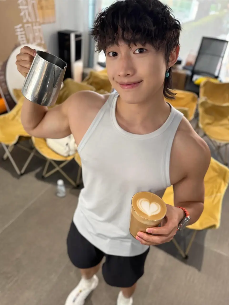 Cool and cute guy : 吕宁