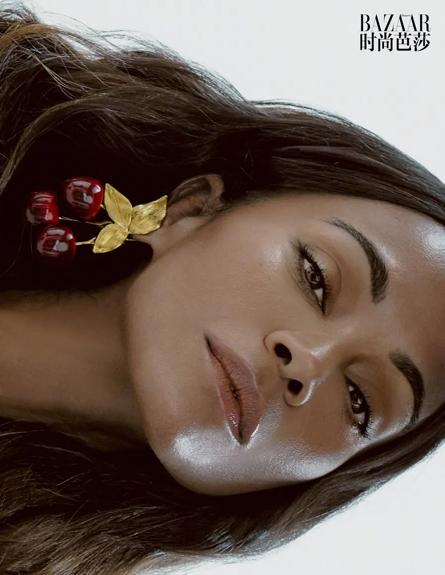 Zoe Salda&ntilde;a @ Harper's BAZAAR China December 2025