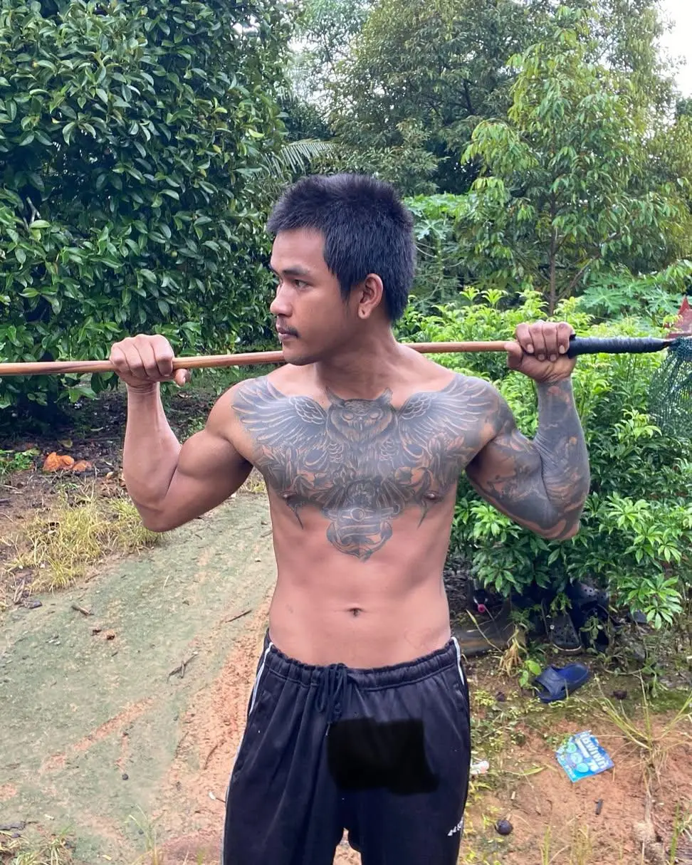 ไม่ต้องลวกขมคอก็ยอม