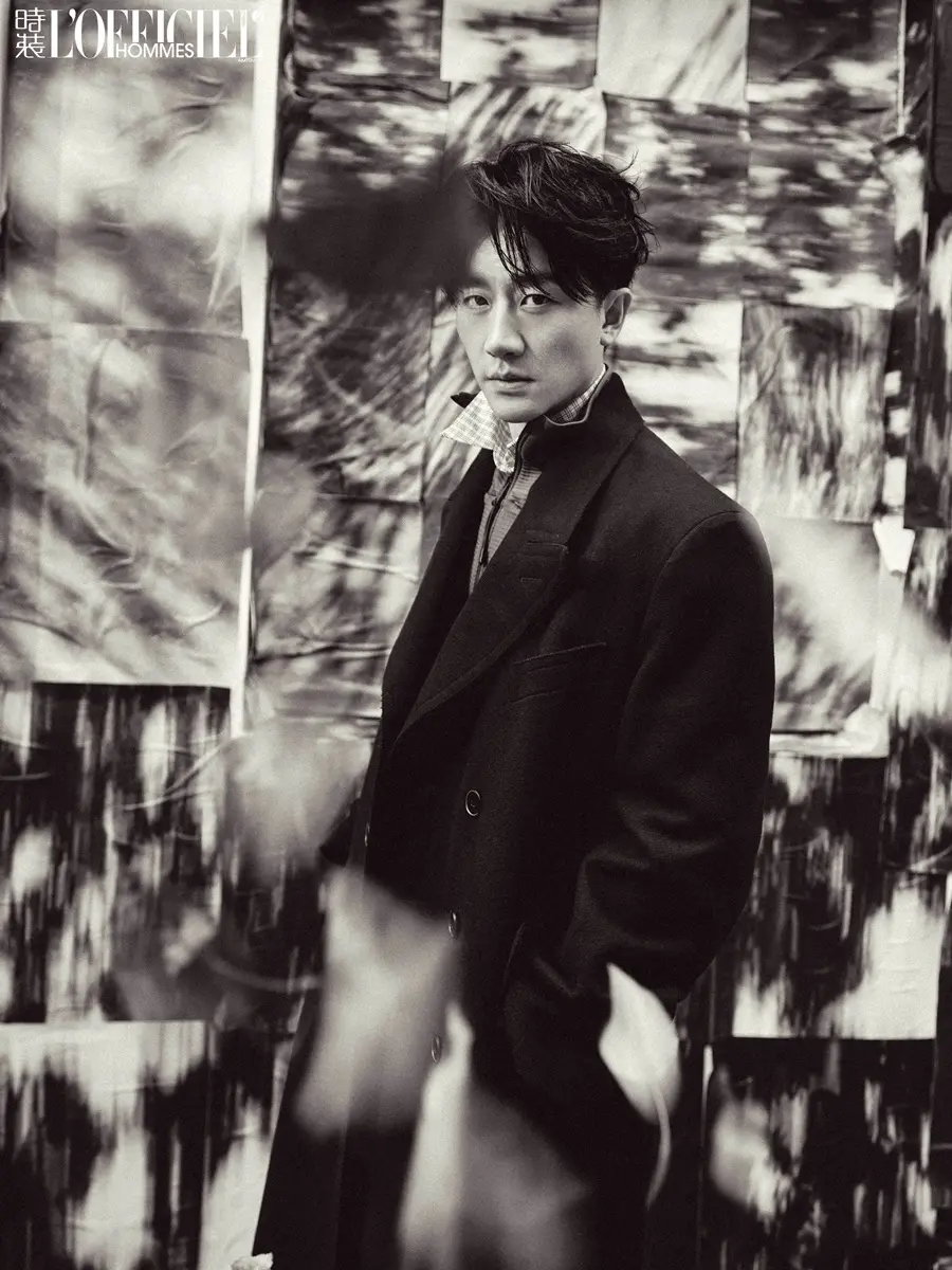 Huang Xuan @ L&rsquo;OFFICIEL HOMMES China November 2025