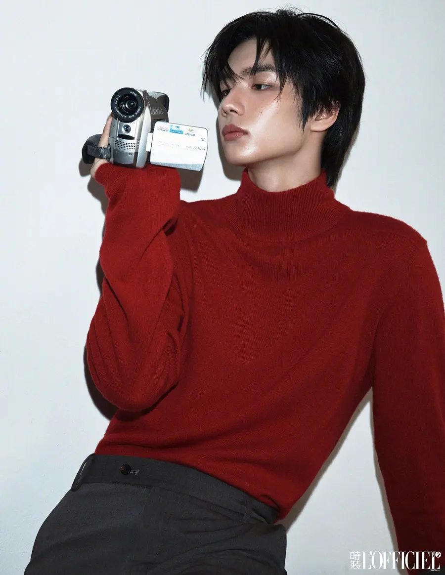 SMTR25 @ L&rsquo;OFFICIEL China December 2025
