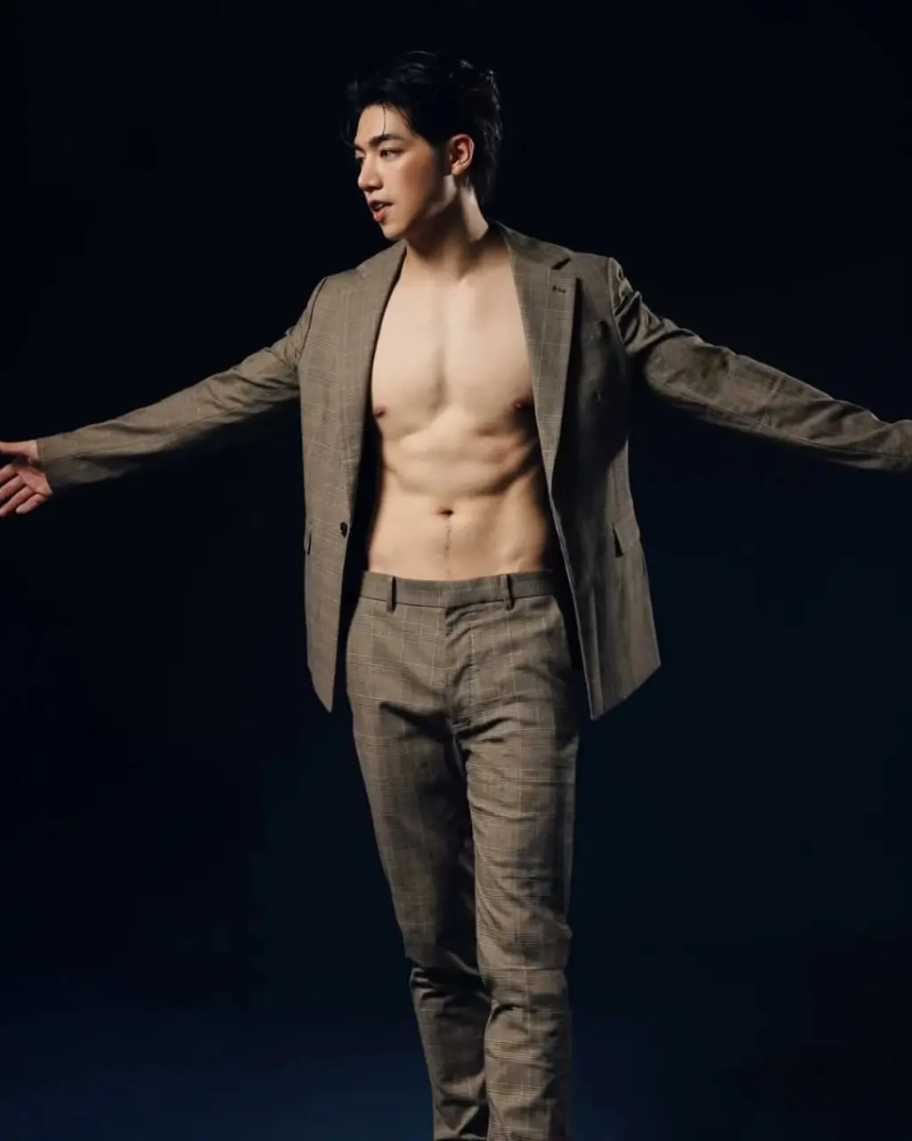 Actor & Fitness Instructor : 許得寪 / 得得