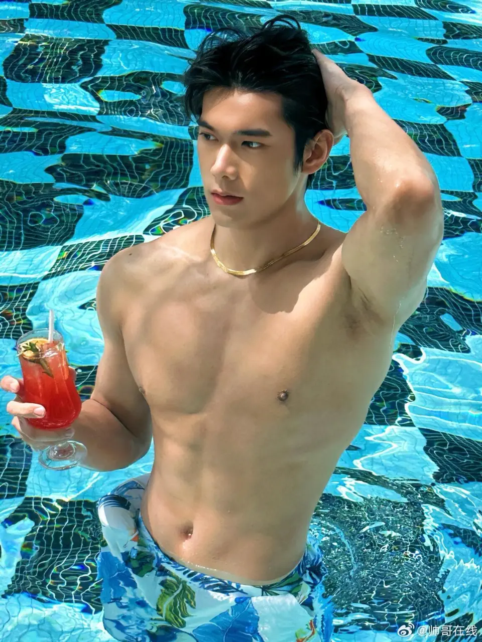 Cool guy : 三十七o