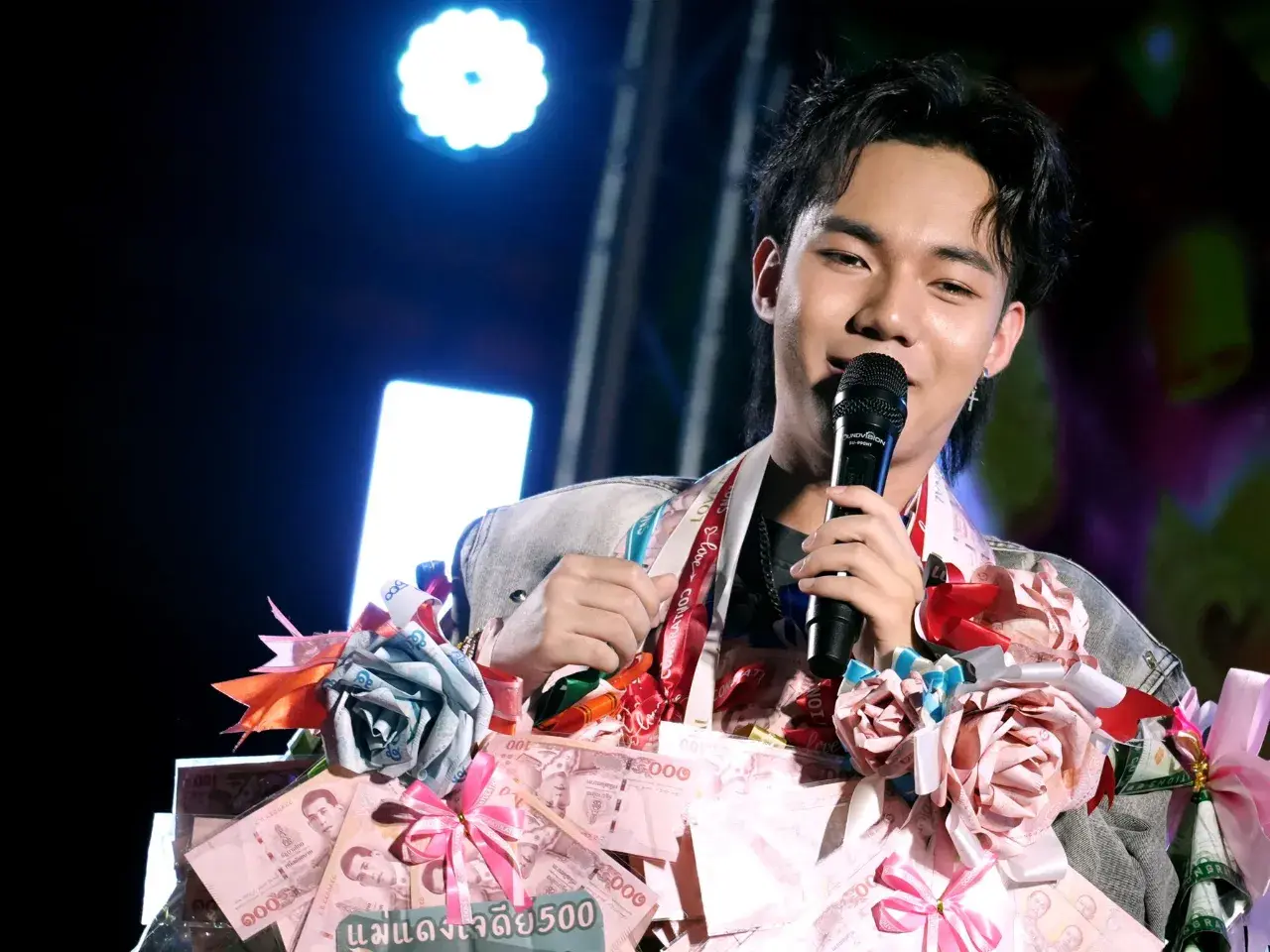 ลีโอ อธิป #ลีโอไมค์หมดหนี้