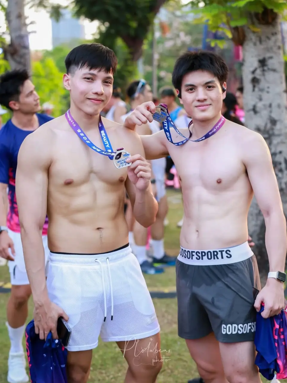 วิ่งไปแซ่บไป
