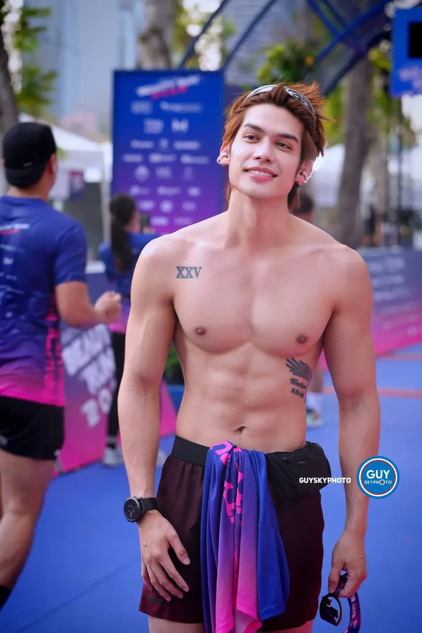 รูปหล่อเร้าอารมณ์ . 15