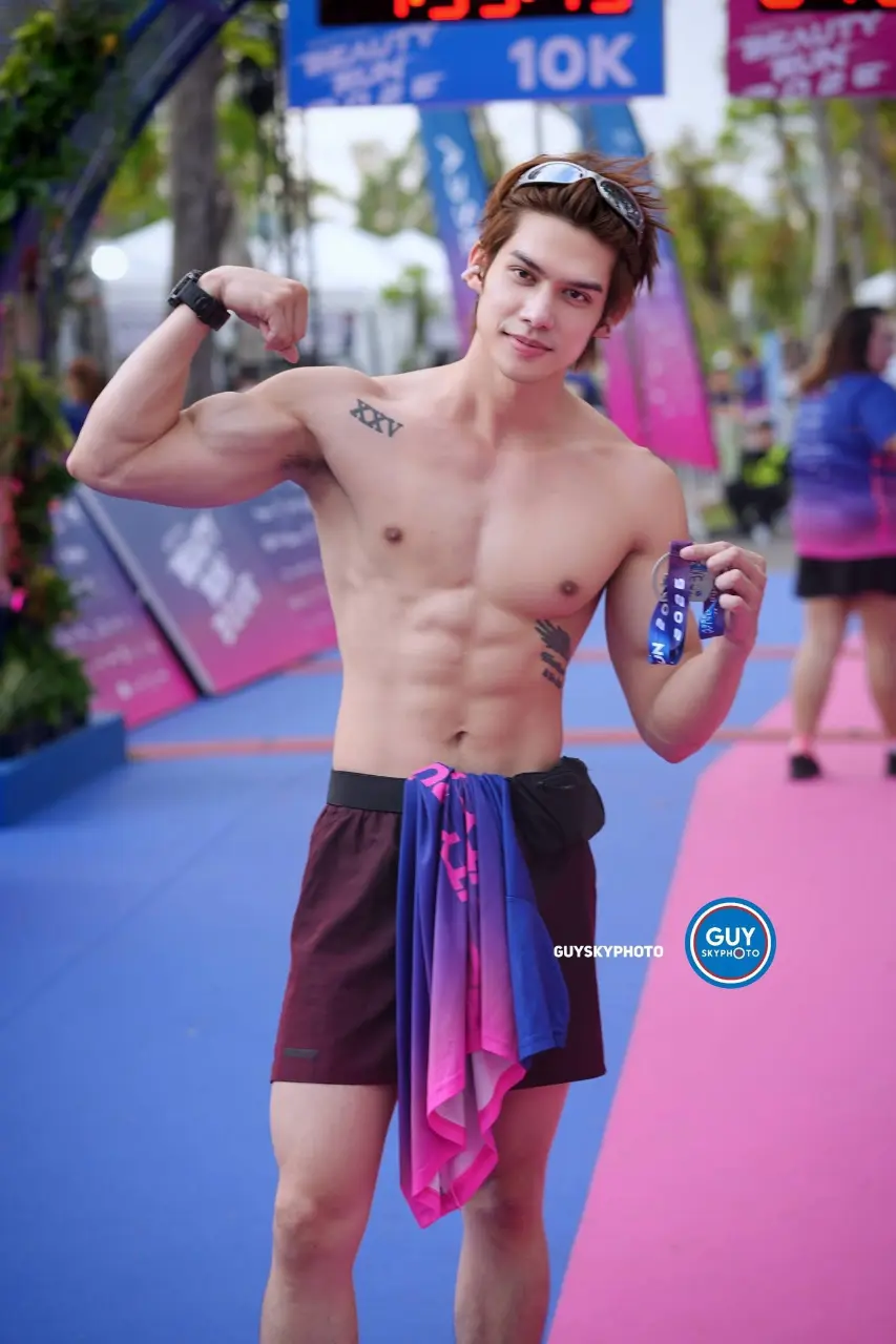 รูปหล่อเร้าอารมณ์ . 15