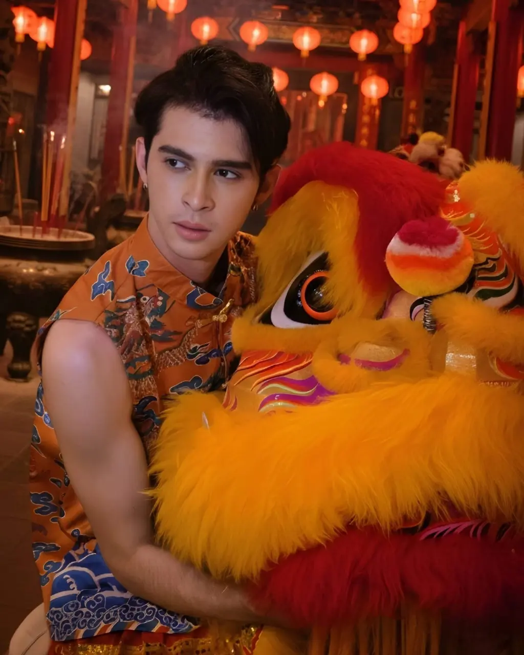 รูปหล่อเร้าอารมณ์ . 16
