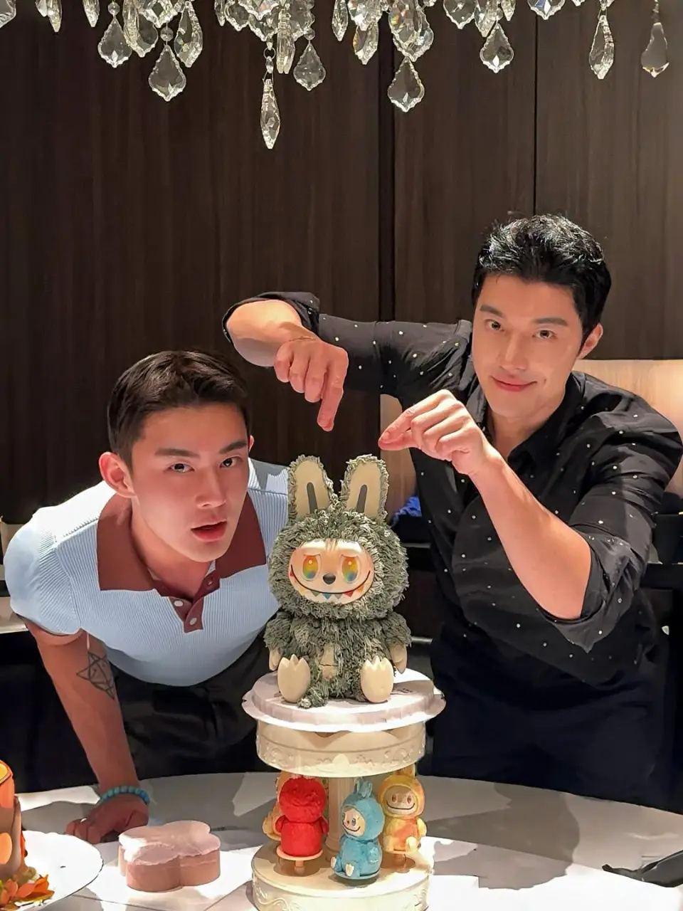 Recent photos of Huyve_seo