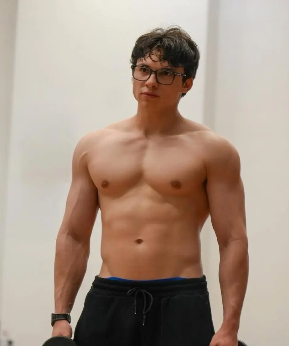รูปหล่อเร้าอารมณ์ . 17