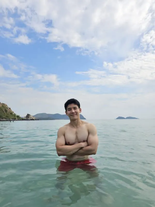 ถอดโชว์เรือนร่าง 2968