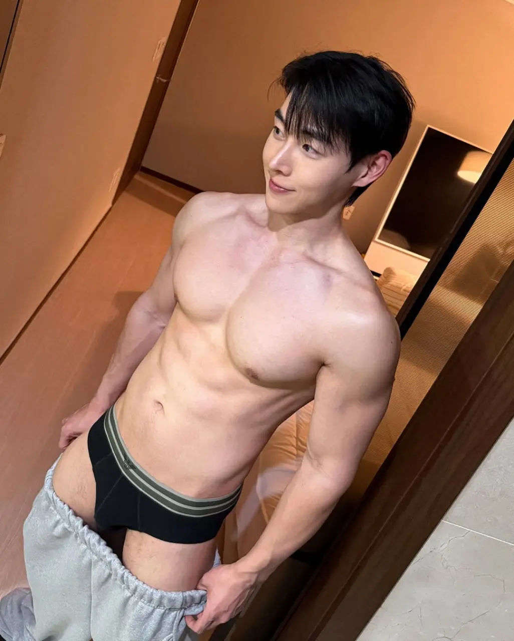 ถอดโชว์เรือนร่าง 2968