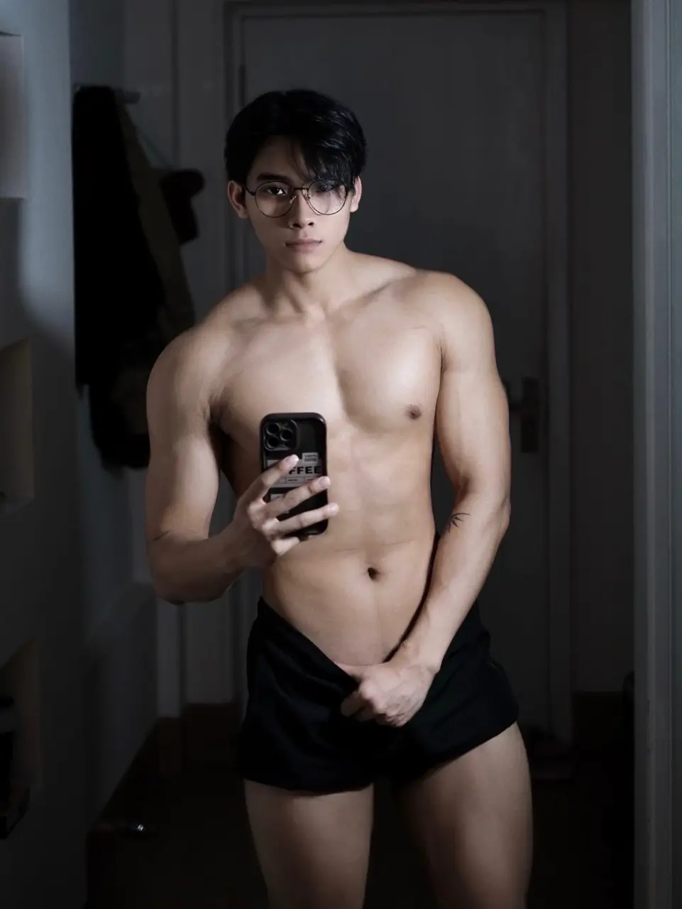 ถอดโชว์เรือนร่าง 2968
