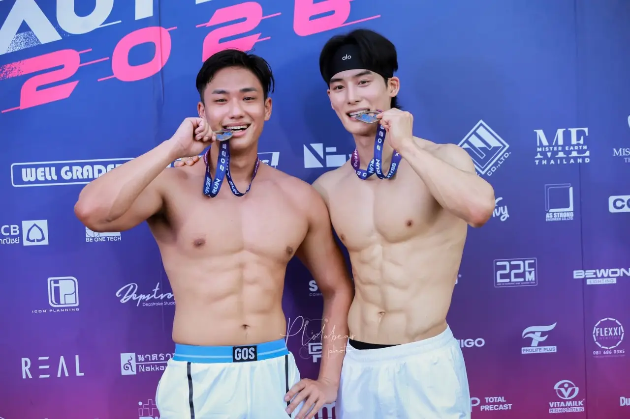 ถอดโชว์เรือนร่าง 2971