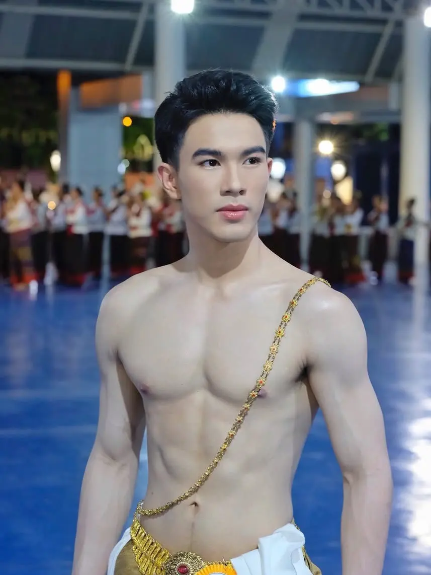 สงกรานต์คนหล่อ