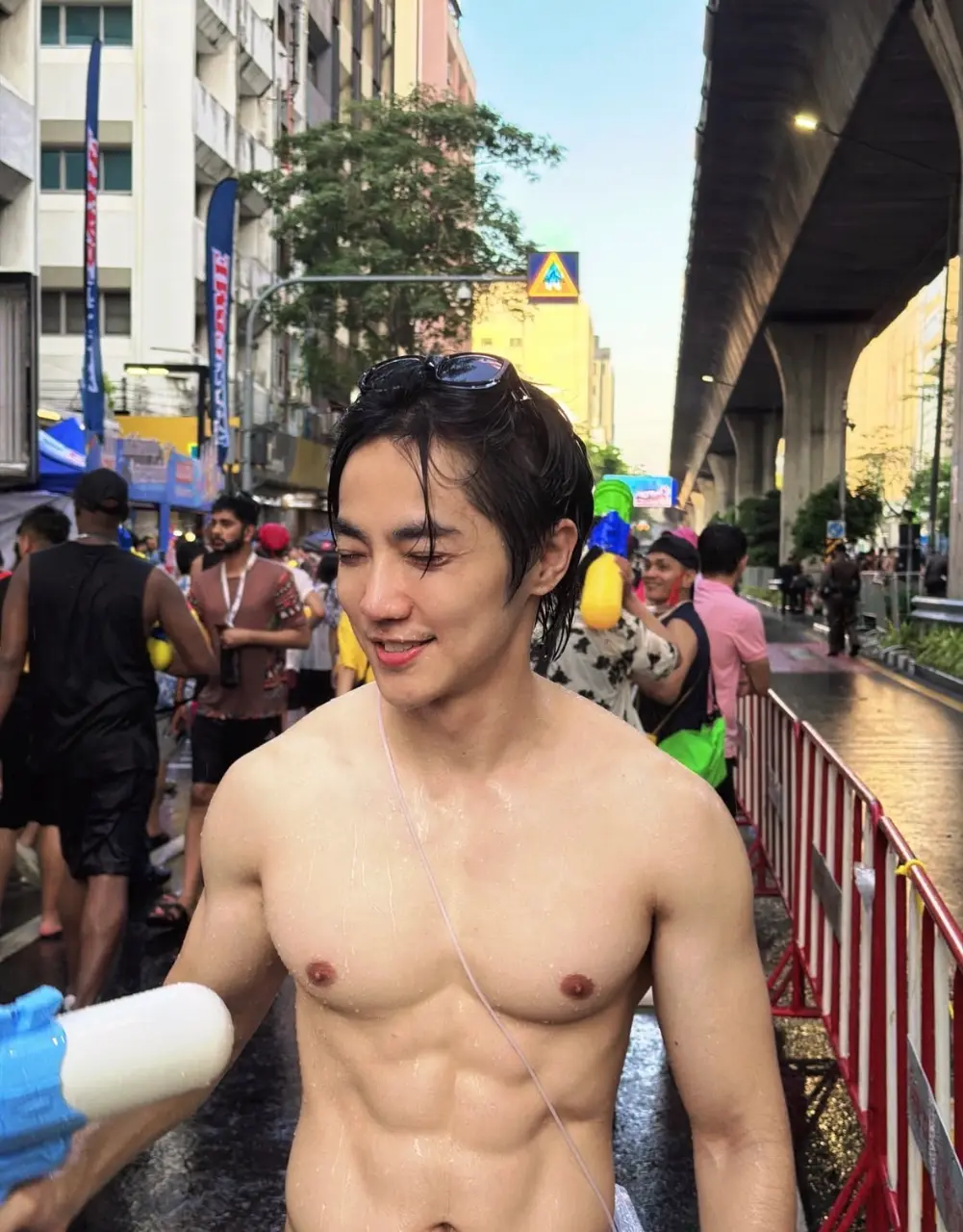 สงกรานต์น้ำเดิน