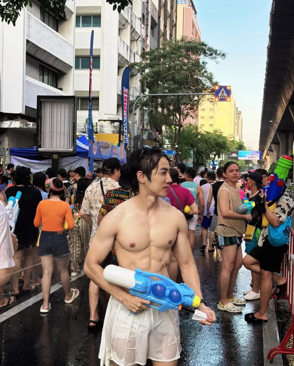 สงกรานต์น้ำเดิน