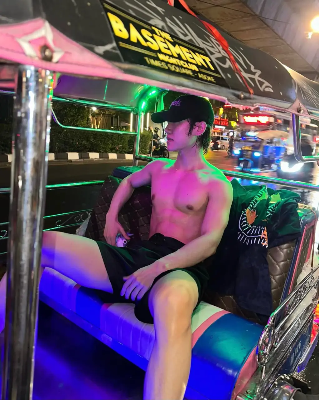 ถอดโชว์ปีใหม่ไทย