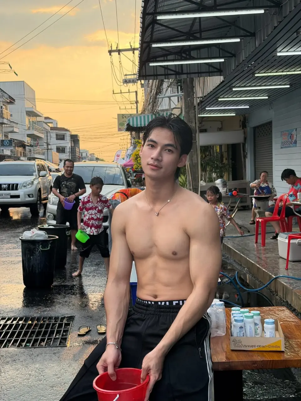 ถอดโชว์ปีใหม่ไทย