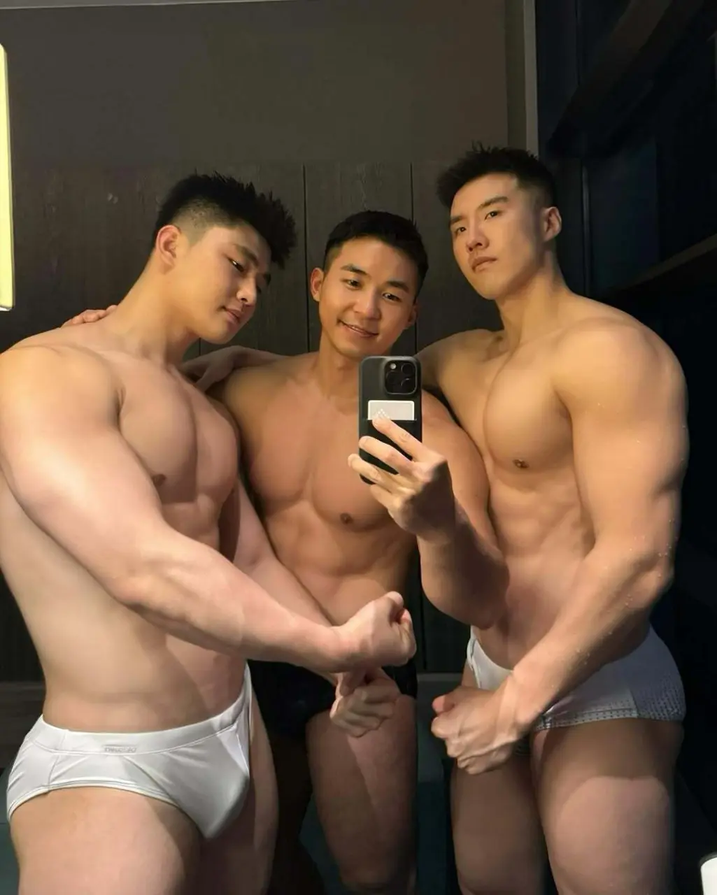 Recent photos of 牛牛爱吃菜