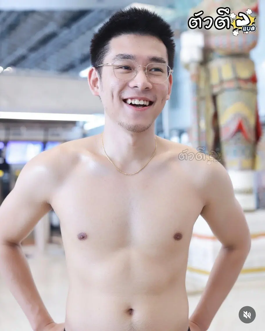 Badminton player : Kunlavut Vitidsarn