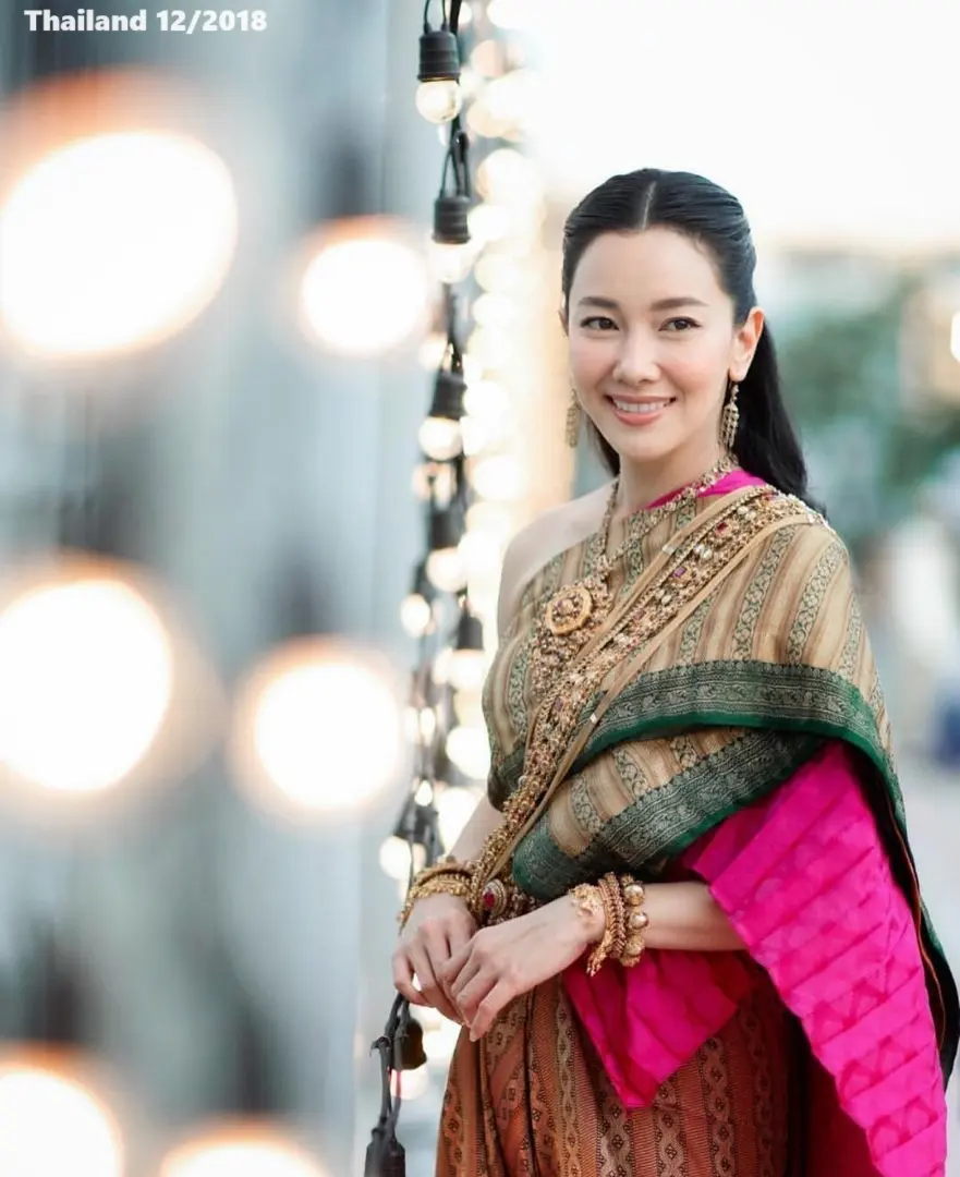 Nune Woranuch in Thai Dress of King Rama V Period 🇹🇭