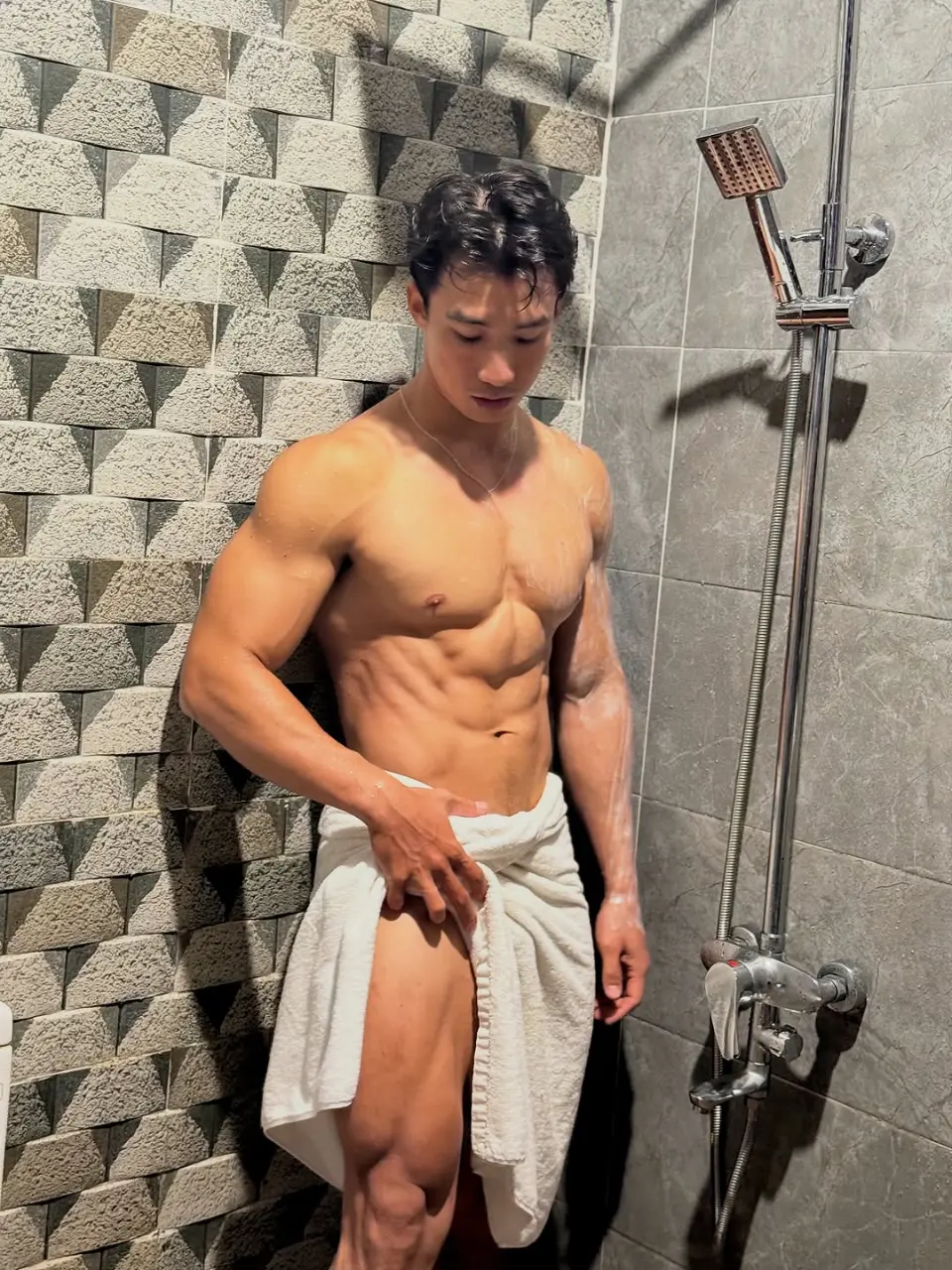 Model and online coach : Sang_Fitness