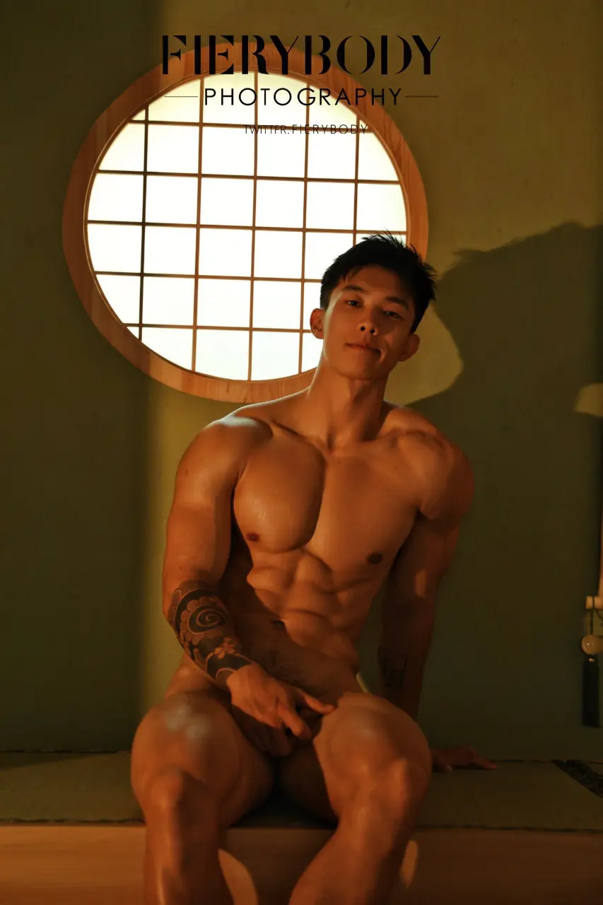 Adonisjing Model : 小威