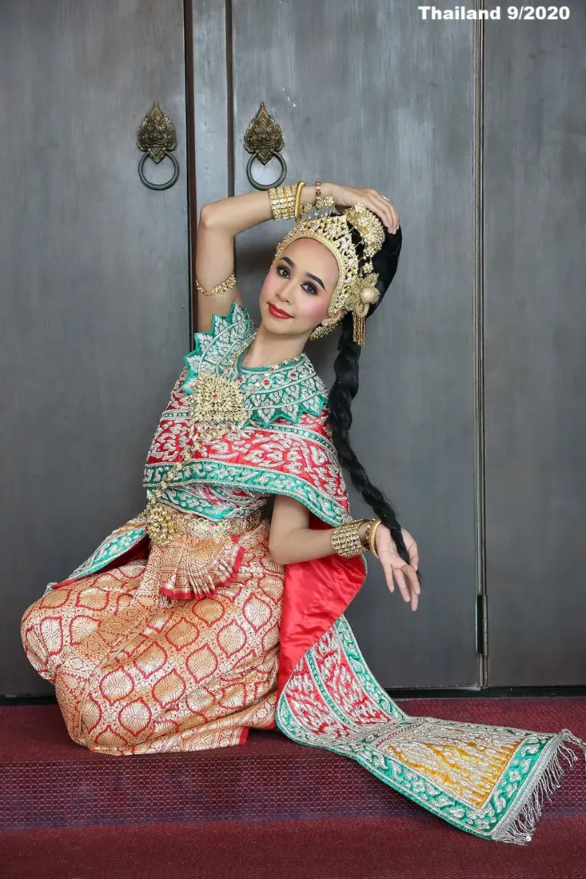 Phra Mae Thorani Thai Dancer 🇹🇭