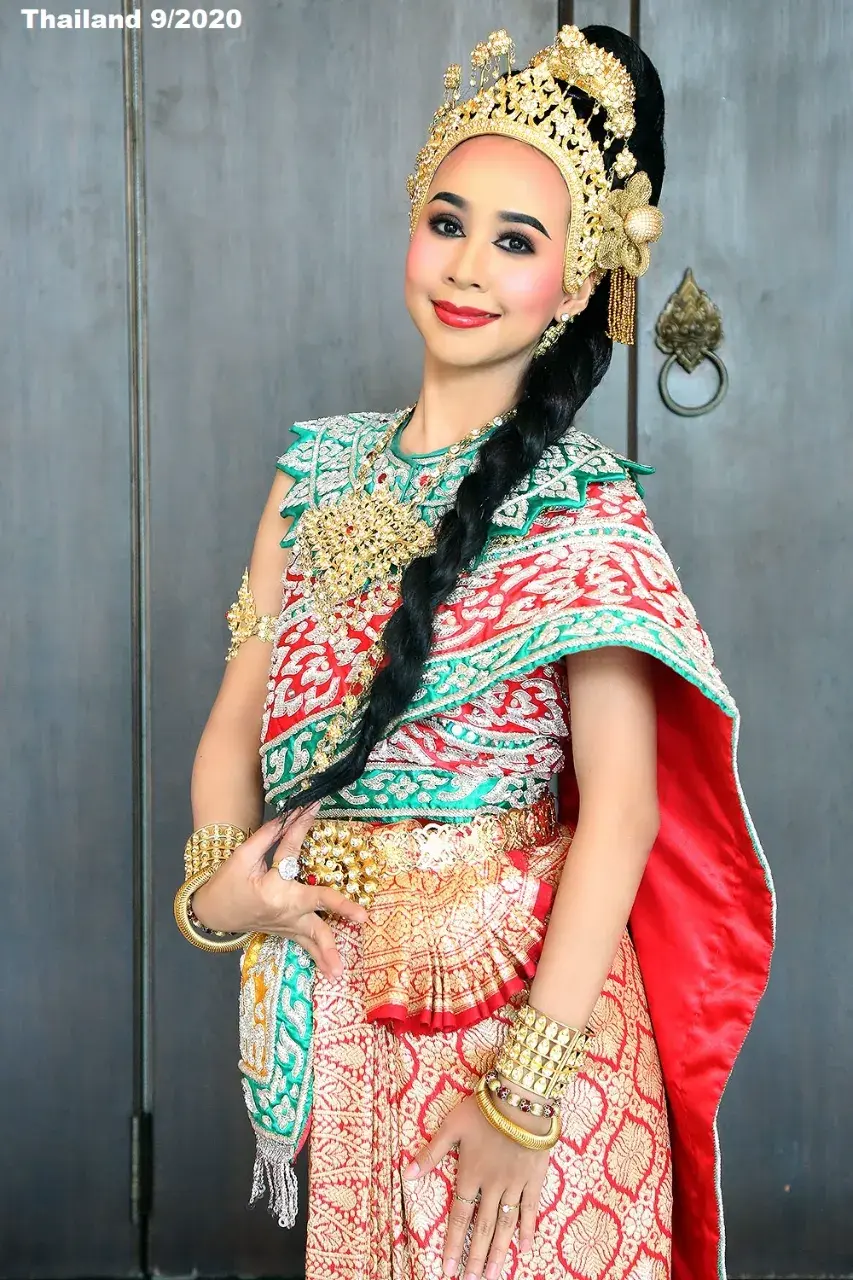 Phra Mae Thorani Thai Dancer 🇹🇭
