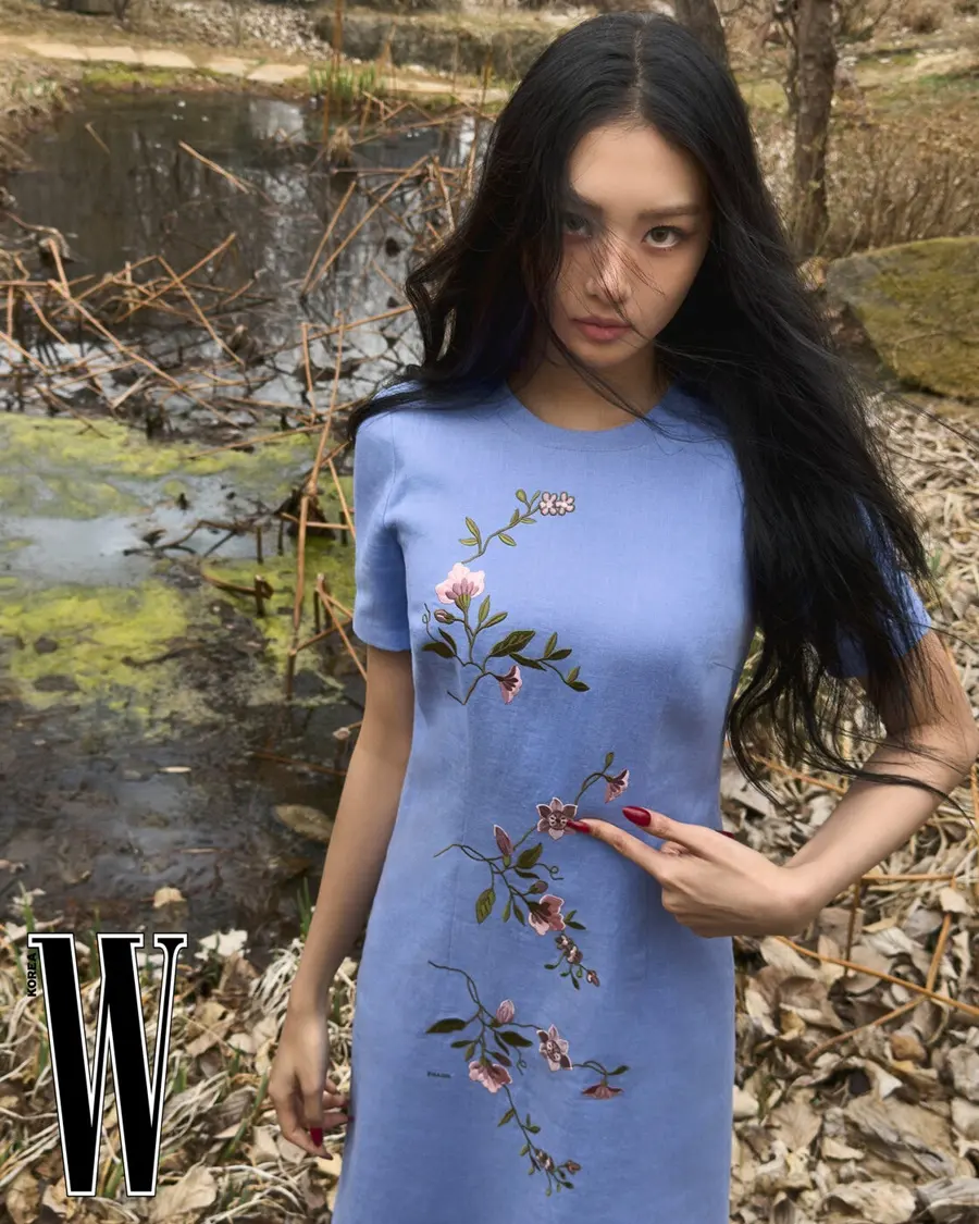 (MEOVV) Gawon @ W Korea May 2026