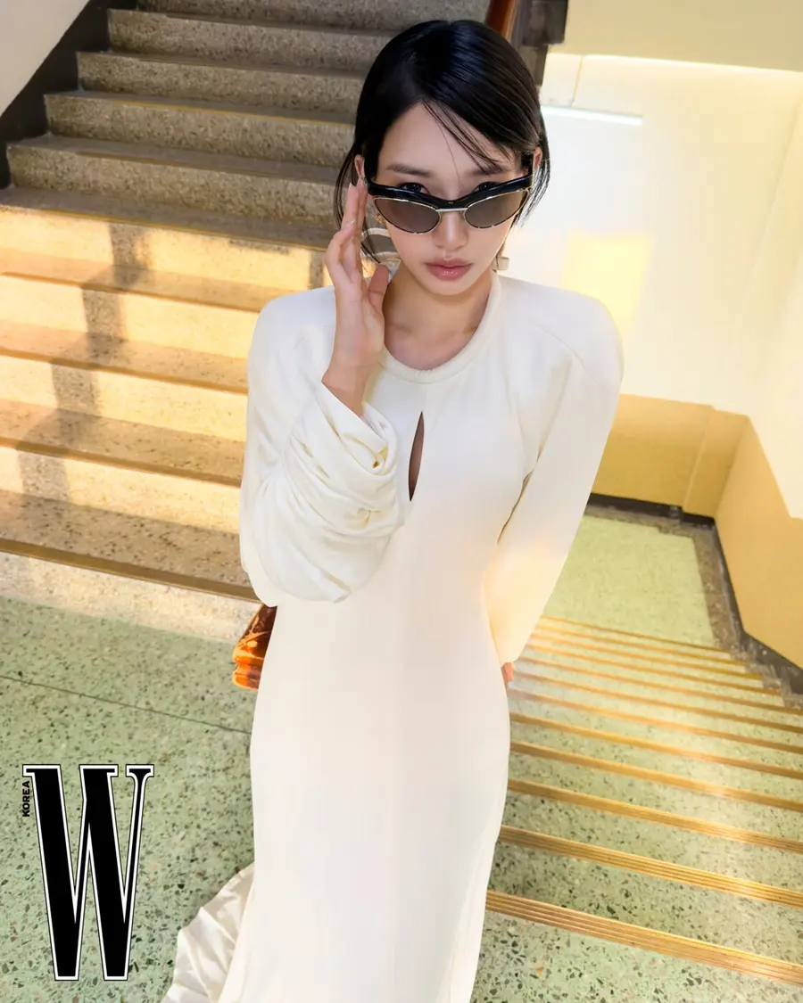 (MEOVV) Sooin @ W Korea May 2026