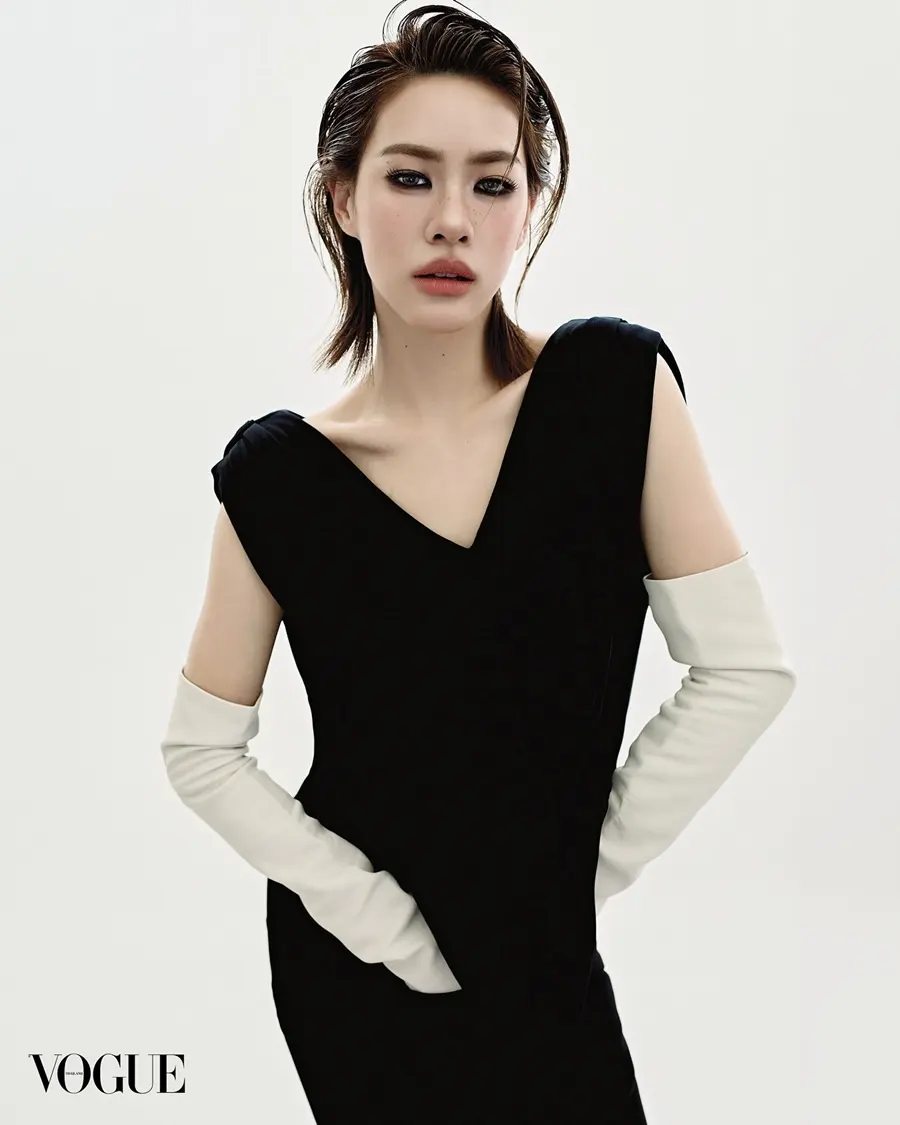 เอมี่-ทสร @ VOGUE Thailand April 2026