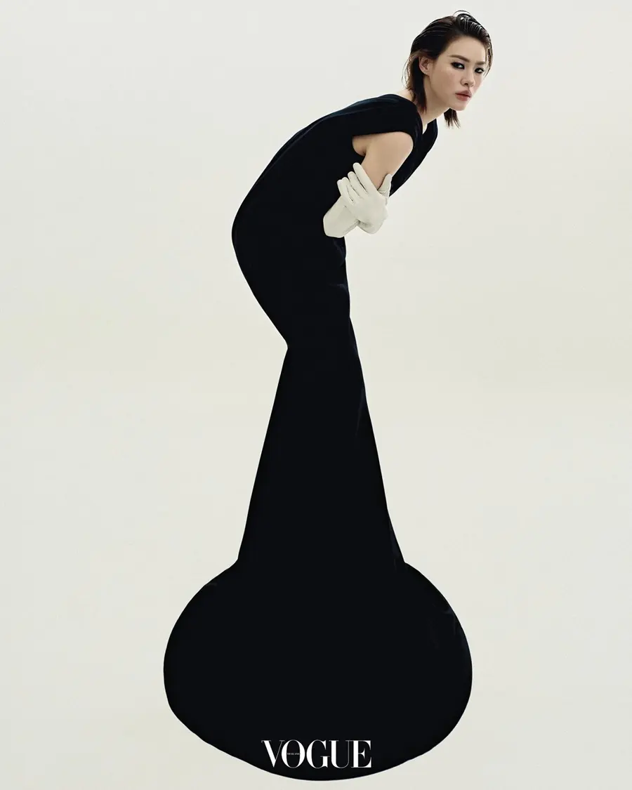 เอมี่-ทสร @ VOGUE Thailand April 2026