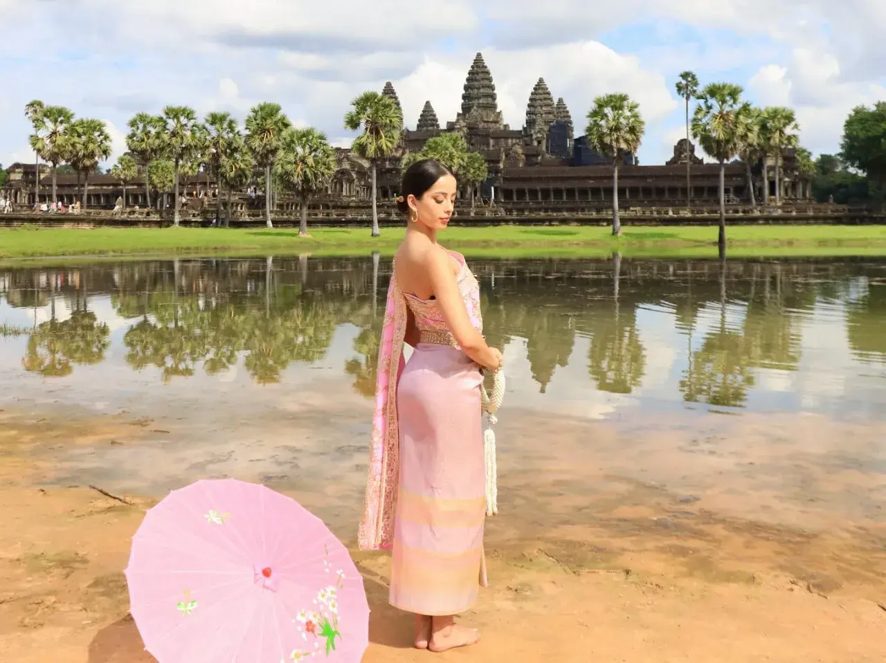Amy in Thai Dress at Angkor Wat, Former Temple of Siam 🇹🇭