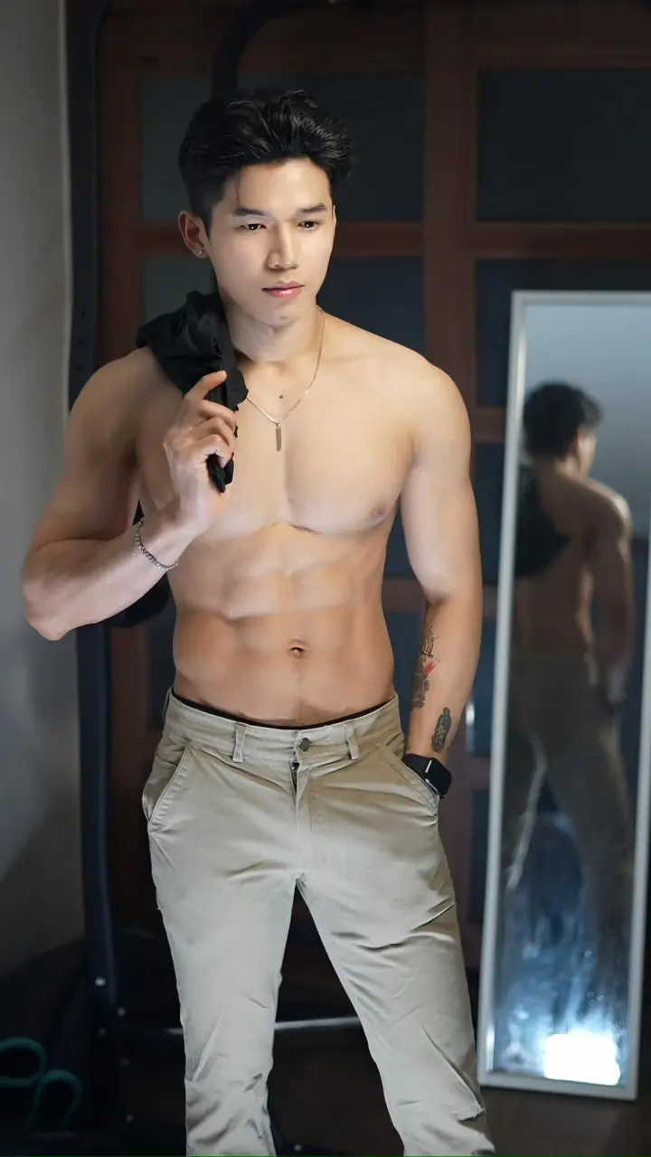 ถอดโชว์เรือนร่าง 2972