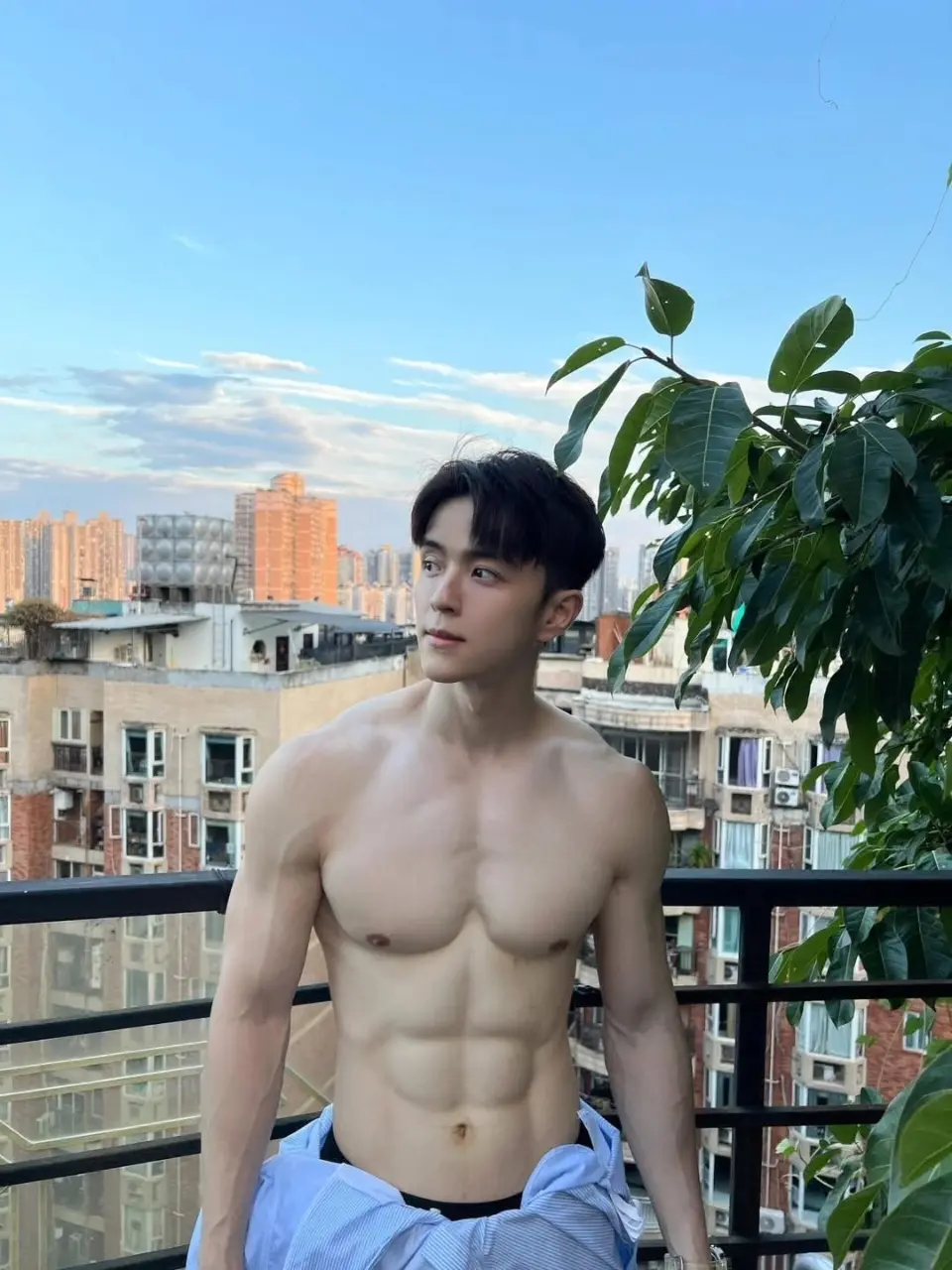 ถอดโชว์เรือนร่าง 2972