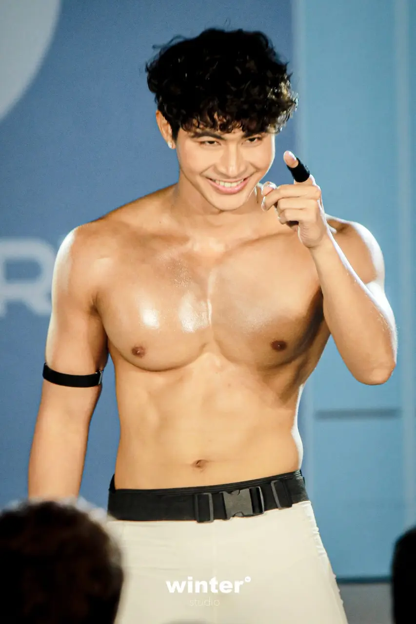 ถอดโชว์เรือนร่าง 2974