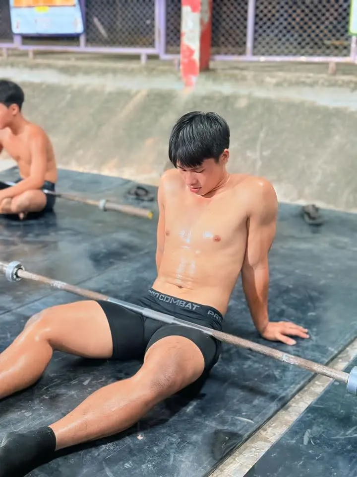 ถอดโชว์เรือนร่าง 2976