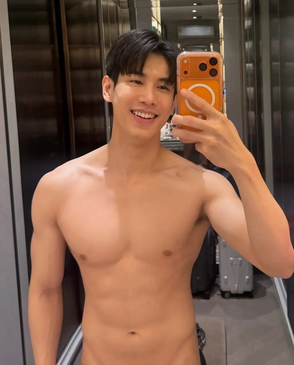 อวดหุ่นเทพ